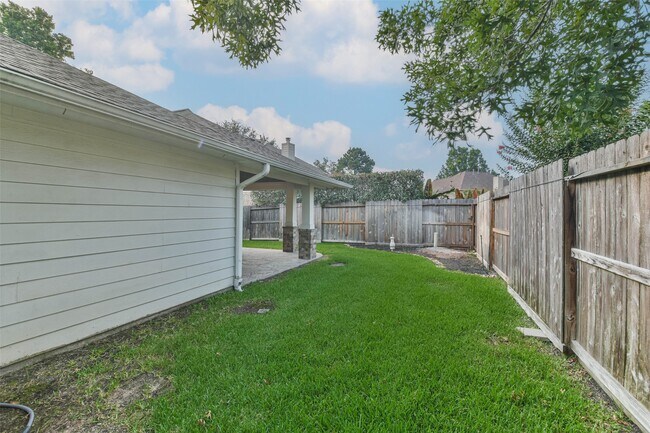 Building Photo - 20942 Wind Field Ln