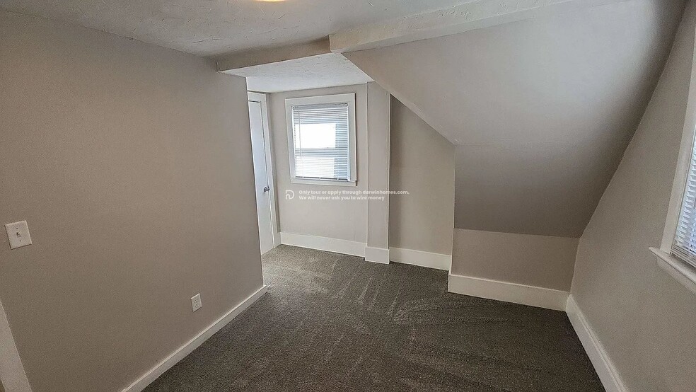 Building Photo - 2522 E 33rd St