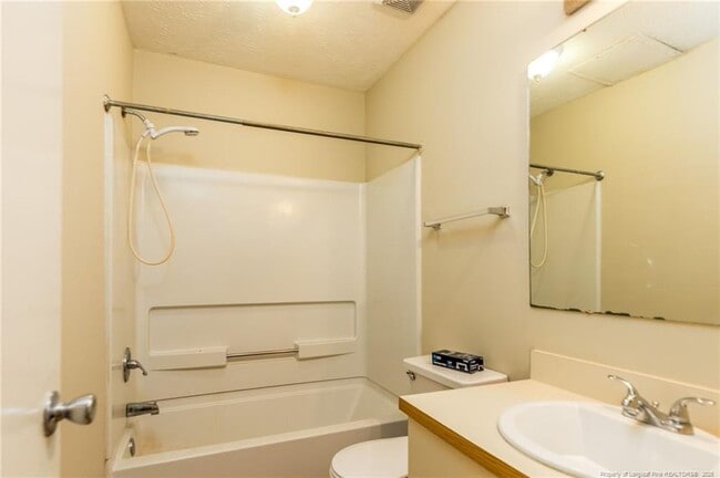 Building Photo - 1018 Wood Creek Dr