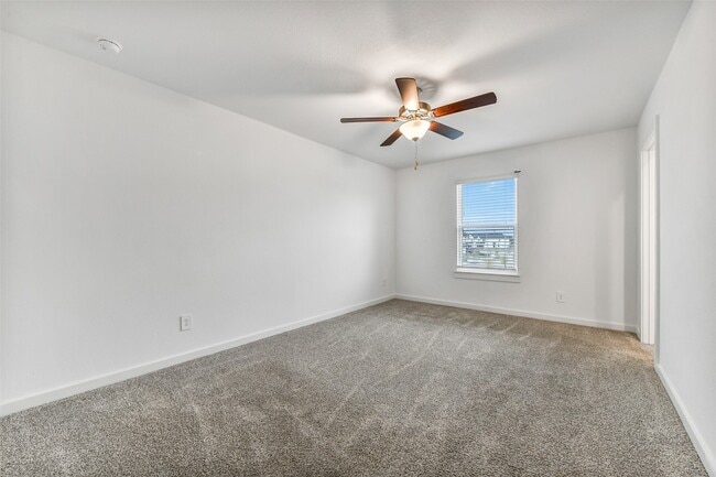 Building Photo - 3028 Crown Gate Dr