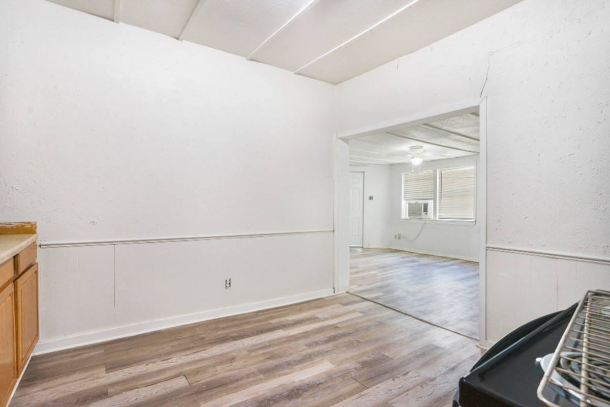 Building Photo - 111 W Atchley Ave