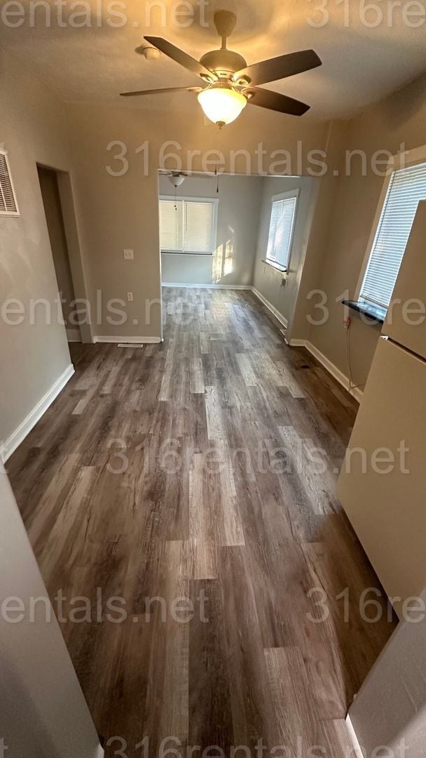 Building Photo - $695- 2 bed 1 bath - Newly Remodeled Duplex