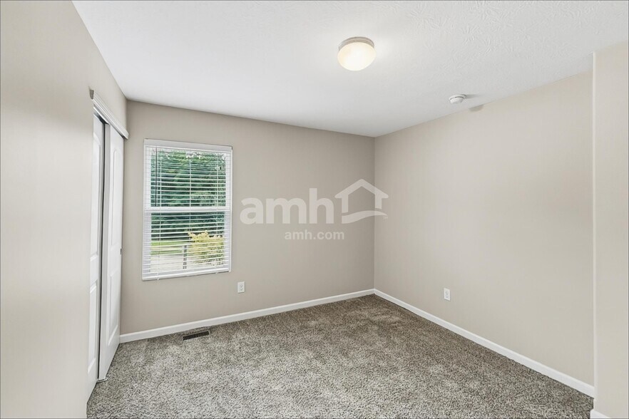 Building Photo - 7266 Rondeau Dr