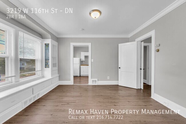 Building Photo - 3219 W 116th St