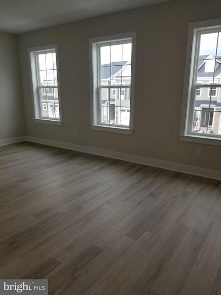 Building Photo - 4403 Thompson Dr