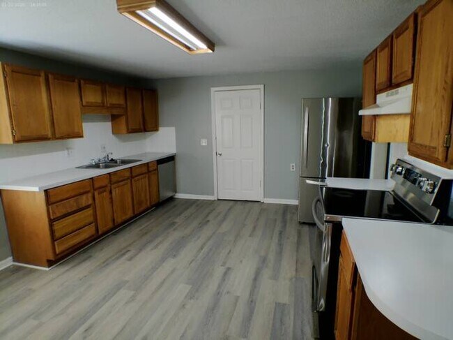 Building Photo - Charming 4-bedroom and 2 full baths home located in Independence, MO.