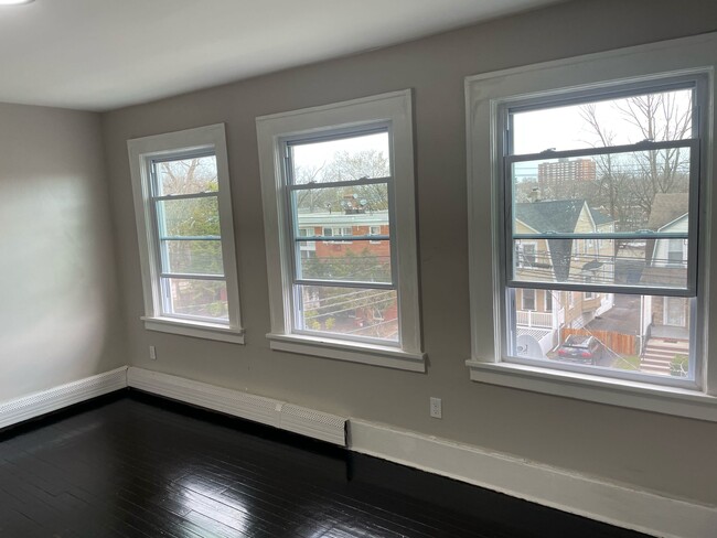 Building Photo - 575 Stuyvesant Ave