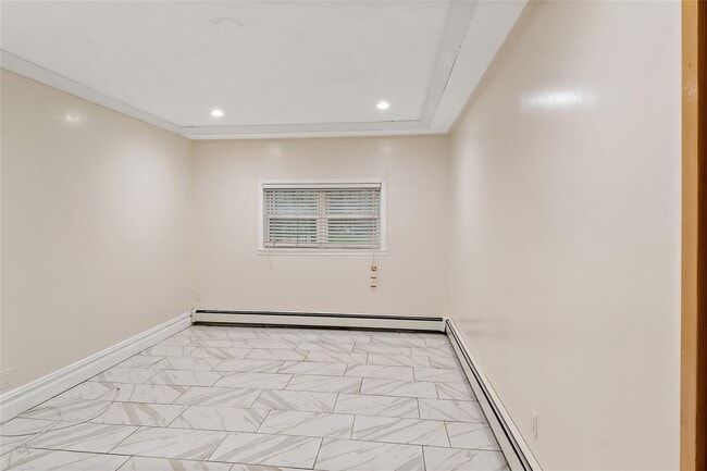 Building Photo - 4392 Carpenter Ave