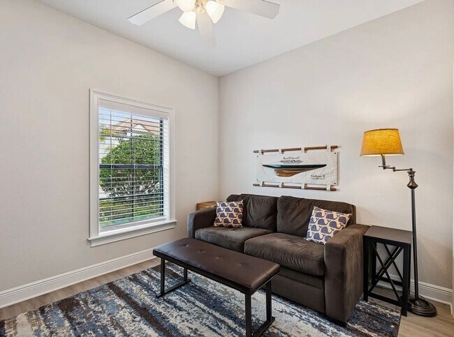 Building Photo - 3987 Sunset Lake Dr
