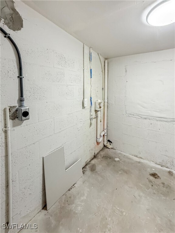 Building Photo - 447 Clark St