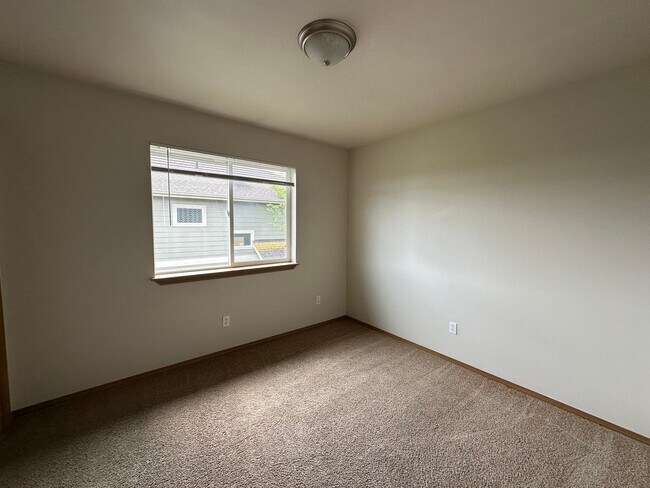 Building Photo - 5752 Legoe Ave