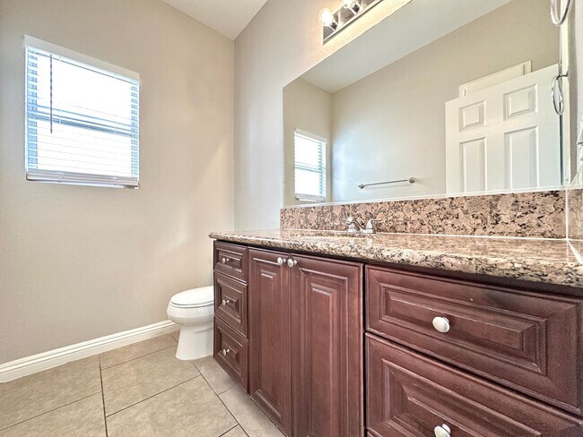 Building Photo - Buffalo Twain