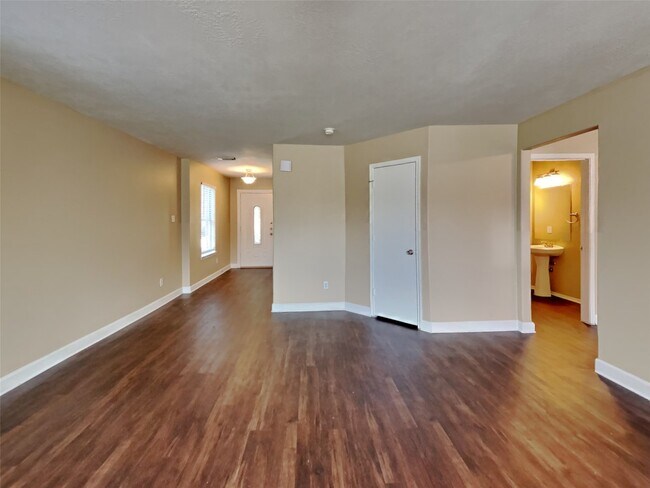 Building Photo - 14231 Bonham Oaks Ln