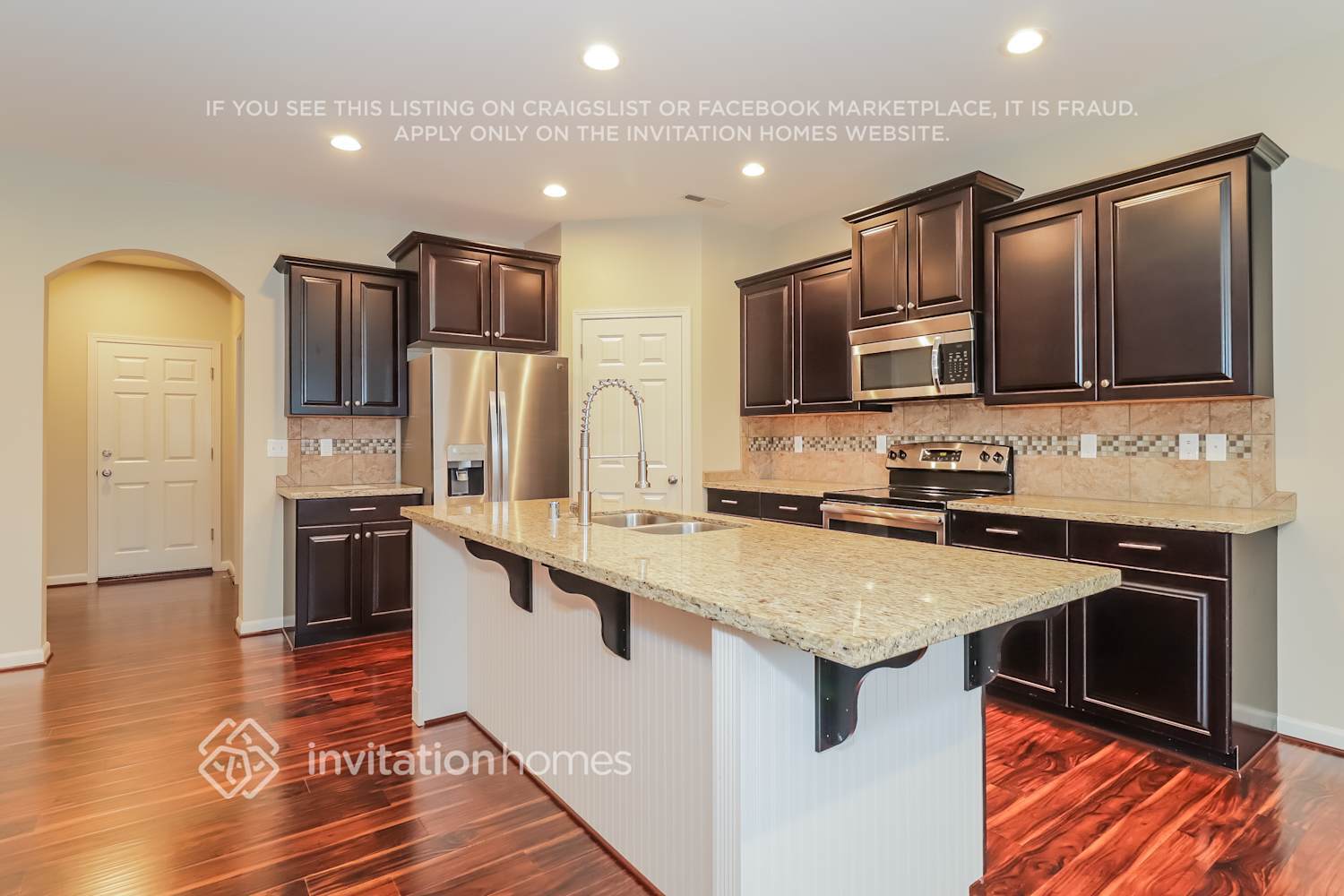 Building Photo - 16424 80th Ave E