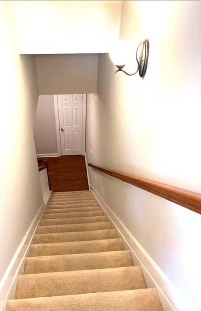 Building Photo - 2147 Yancey Ln NE