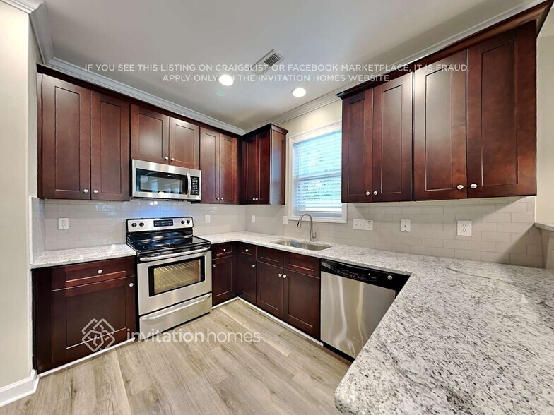 Building Photo - 600 Hadlow St