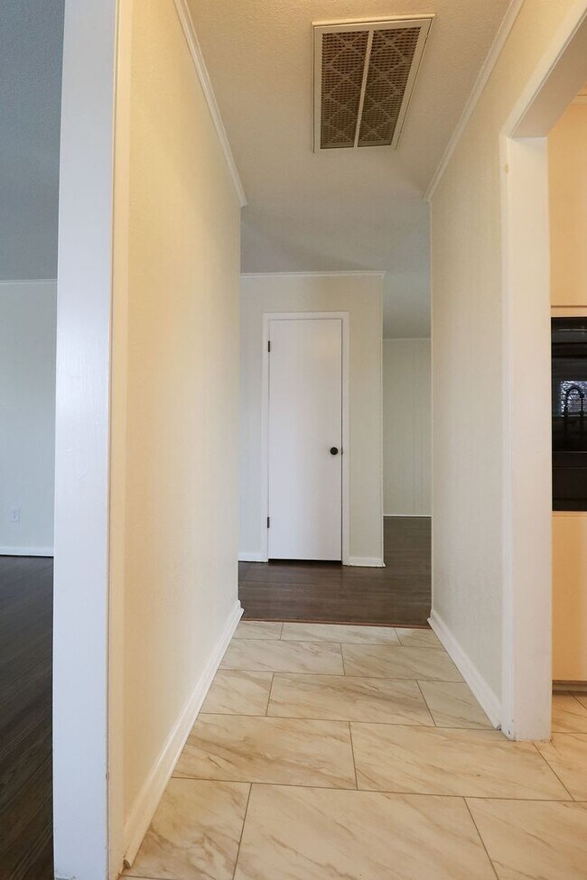 Building Photo - Remodeled home!