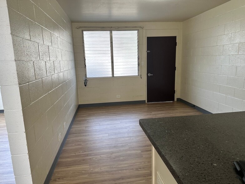 Building Photo - 745 Makaleka Ave