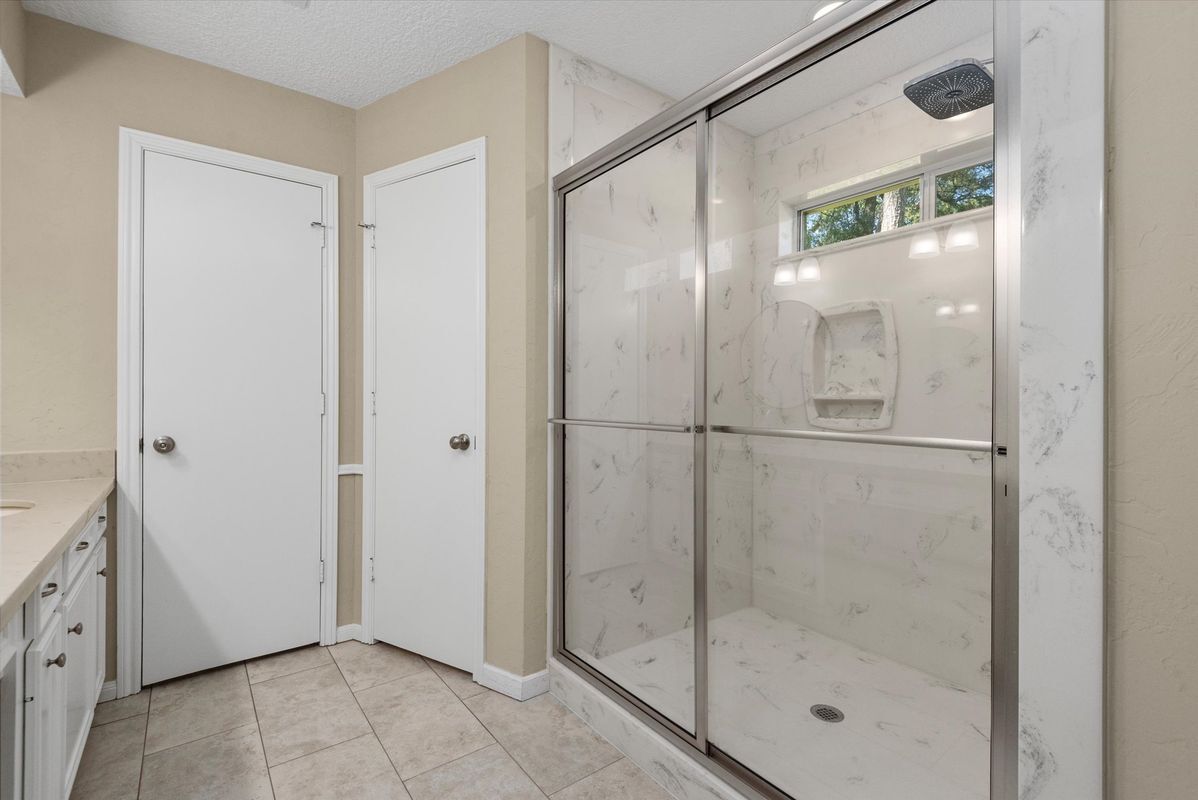 Building Photo - 16835 W Maglitto Cir