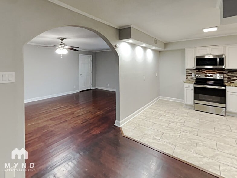 Building Photo - 2141 Province Ln