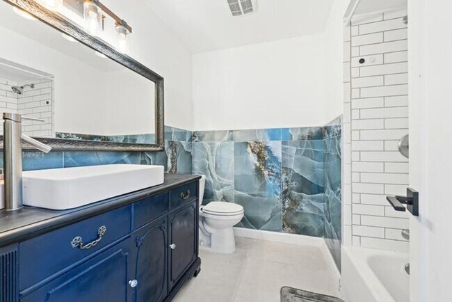 Building Photo - 245 Sandpiper Ave