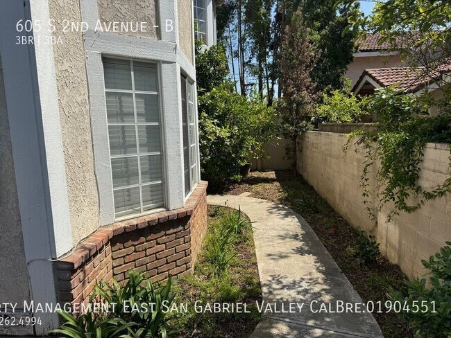 Building Photo - 605 S 2nd Ave