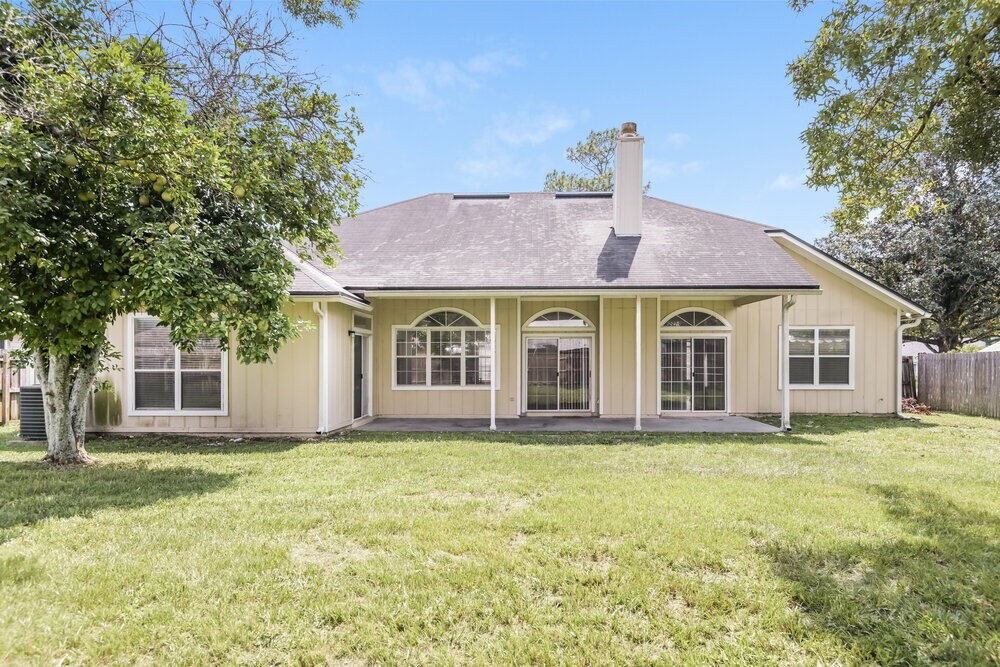Building Photo - 9157 Camshire Dr
