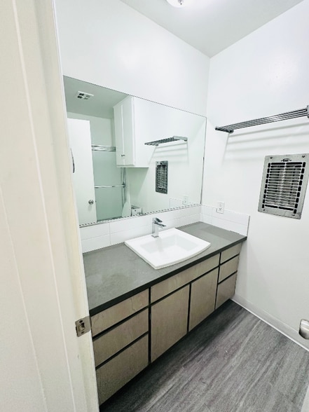 Building Photo - 440 Hayworth Ave