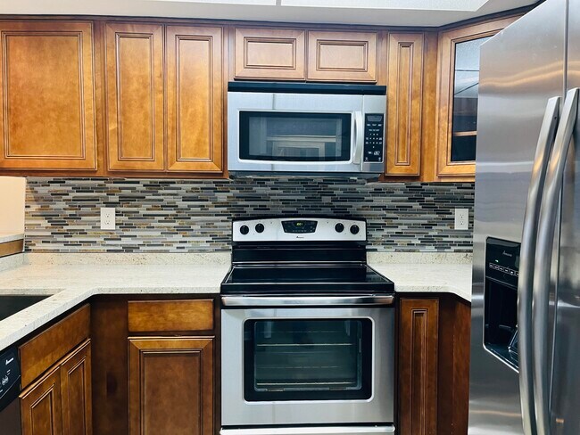 Building Photo - 3042 Sir Hamilton Cir