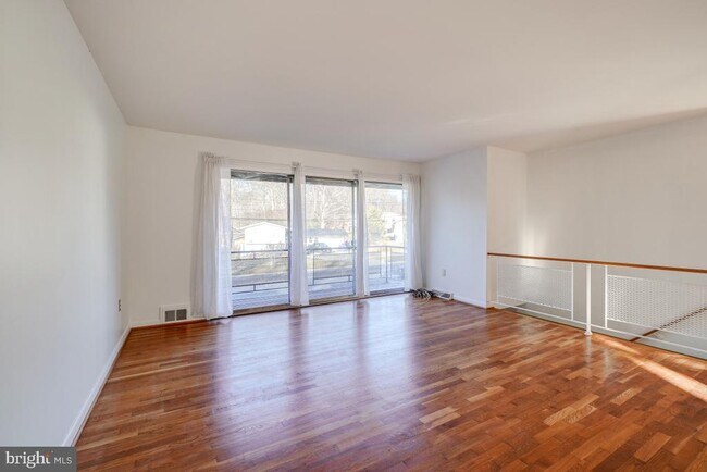 Building Photo - 13701 Arctic Ave