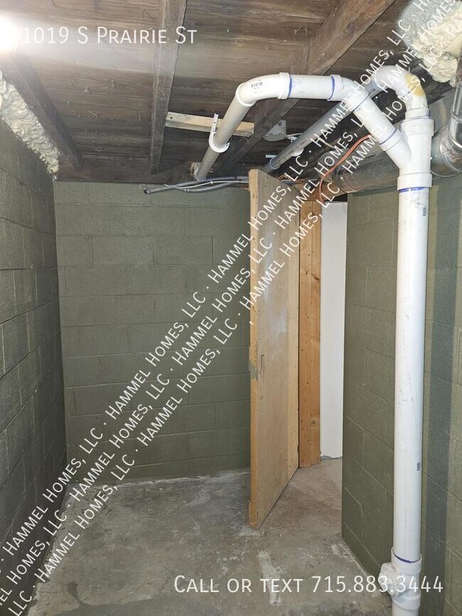 Building Photo - 1019 S Prairie St