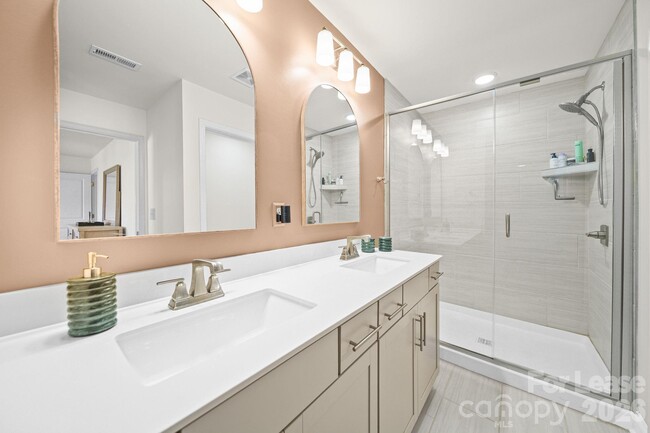 Building Photo - 333 Quartz Hl Wy