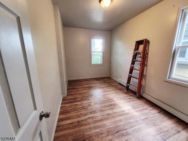 Building Photo - 116 Smith St