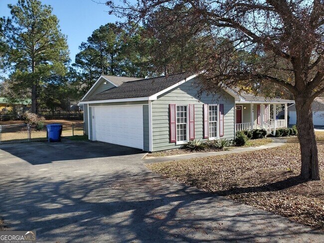 Building Photo - 104 Mockingbird Dr