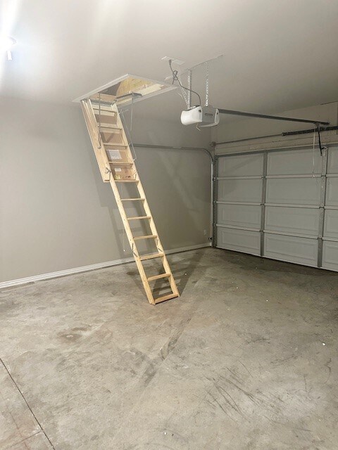 Building Photo - 1507 SW Casuarina Dr