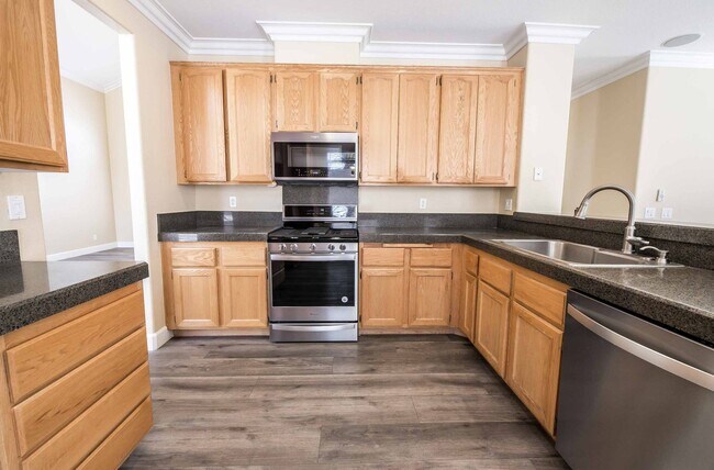 Building Photo - Stunning 5 bed home in Summerlin.