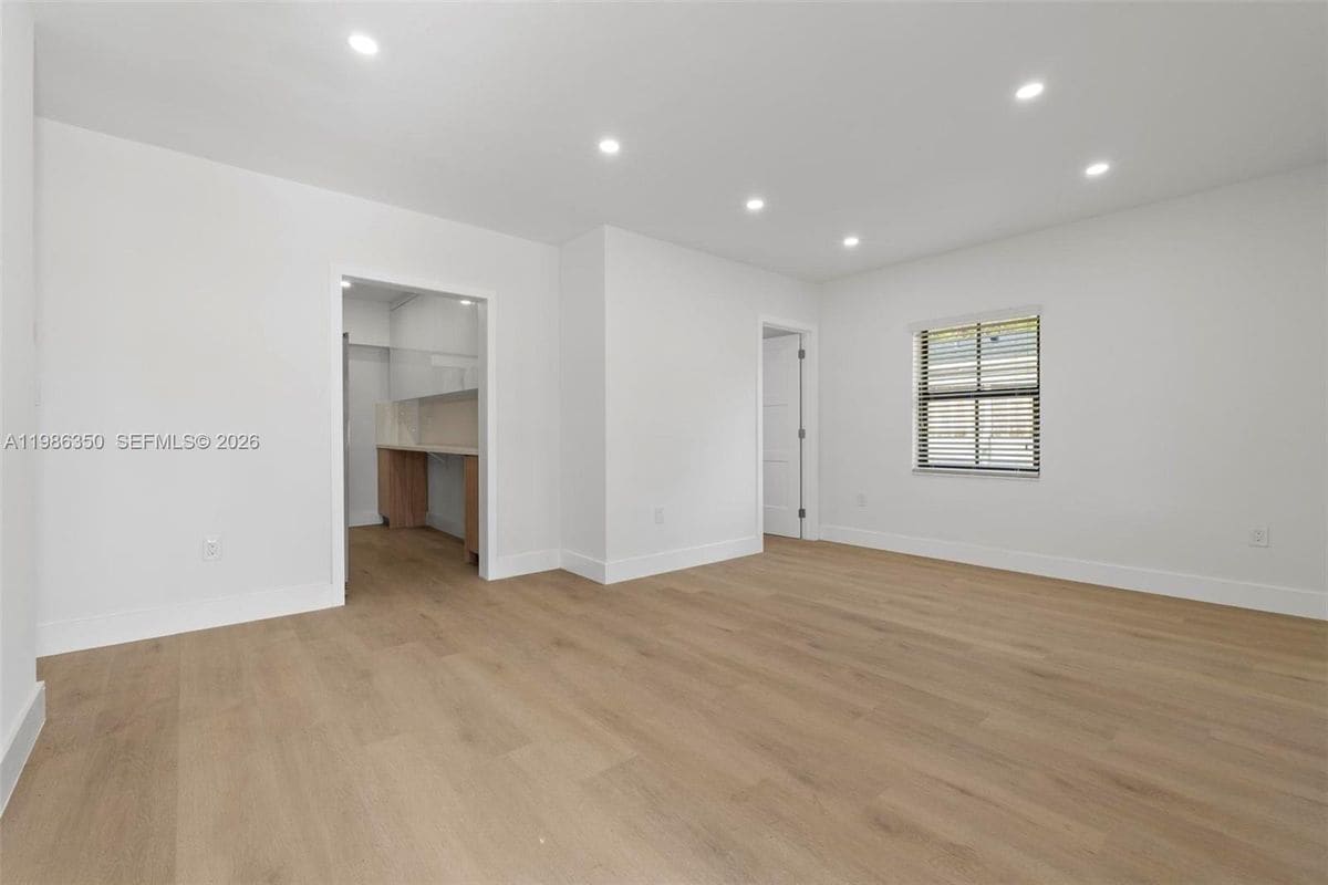 Building Photo - 1060 NW 35th Ave