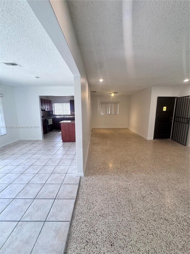 Building Photo - 2715 SW 119th Ct