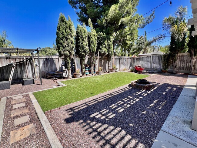 Building Photo - 45354 Tesiben Ct