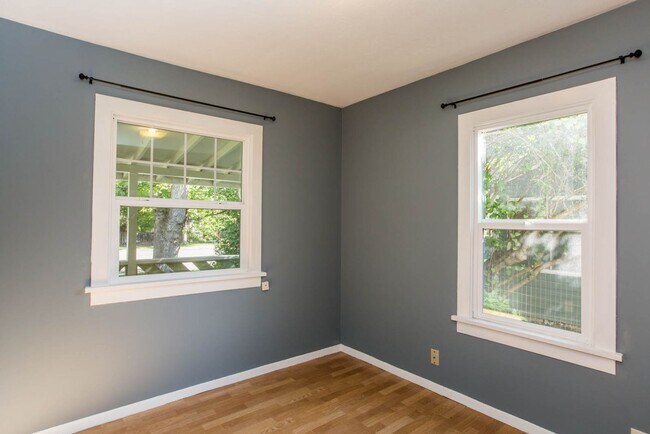 Building Photo - Great 1 bed, 1 bath home