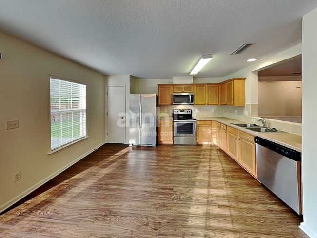 Building Photo - 1208 Nochaway Dr
