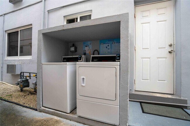 Building Photo - 7911 Abbott Ave