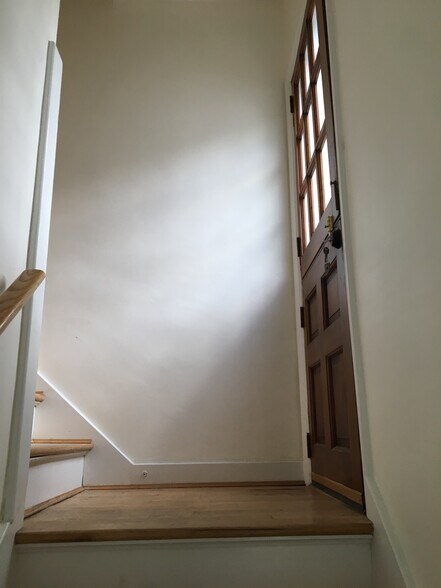 Building Photo - 907 Pleasant Dr