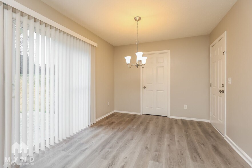 Building Photo - 2838 Creekbend Dr