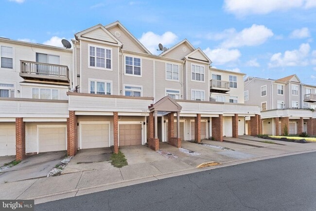 Building Photo - 44210 Shady Glen Terrace