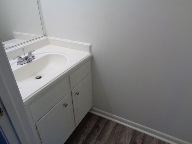 Building Photo - Heather Hills-Townhouse For Rent