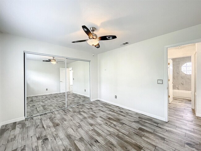 Building Photo - 2887 SW Ann Arbor Rd