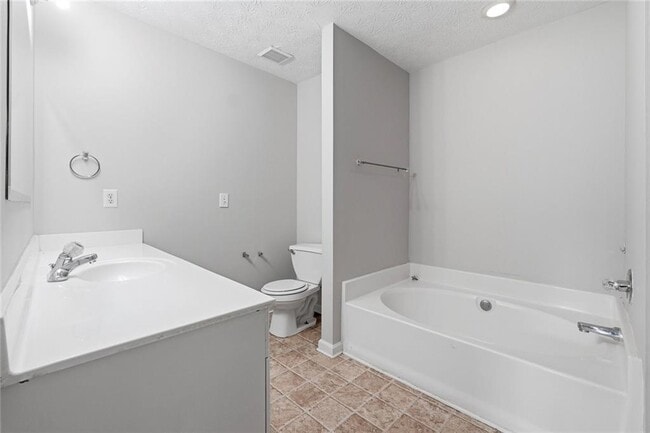 Building Photo - 5072 Leeshire Trace