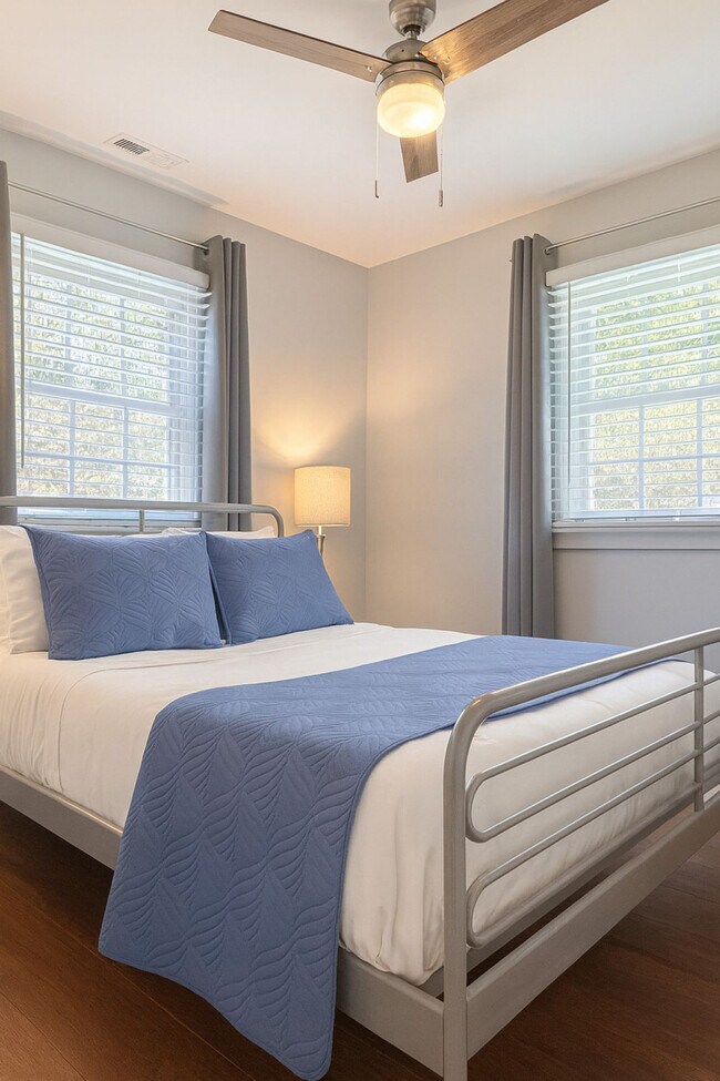 Building Photo - 445 Short Hills Dr