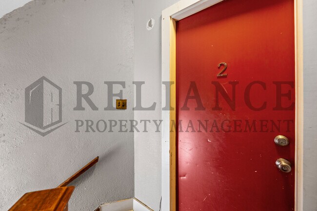 Building Photo - 3325 Victor Pl